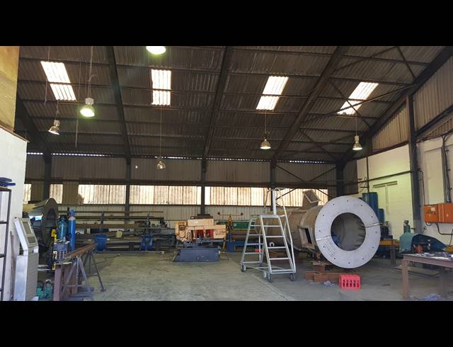 600M² FACTORY RENTED IN TRIANGLE FARM